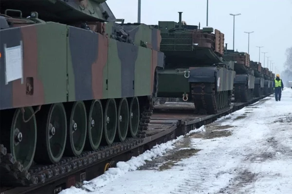 Новоприбывшие танки М1А2 Abrams на военной базе Графенвёр в Германии. Фото: stripes.com
