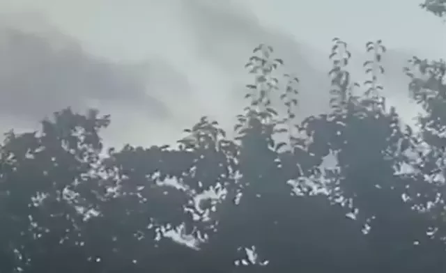 Дым в небе над Винницей. Скриншот из видео
