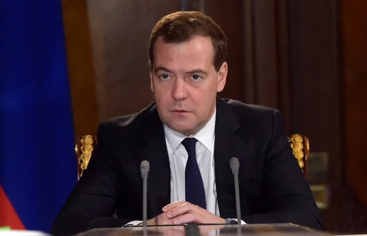 «Газпром» должен добиваться погашения Украиной задолженности, заявил Медведев, itar-tass.com