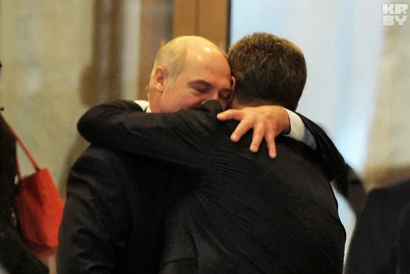 Лукашенко провожает Петра Порошенко, Минск, 12.02.2015, фото kp.by