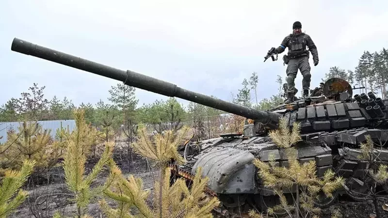 Rasijski tank, padbity pad Kijevam. Fota: Getty images.