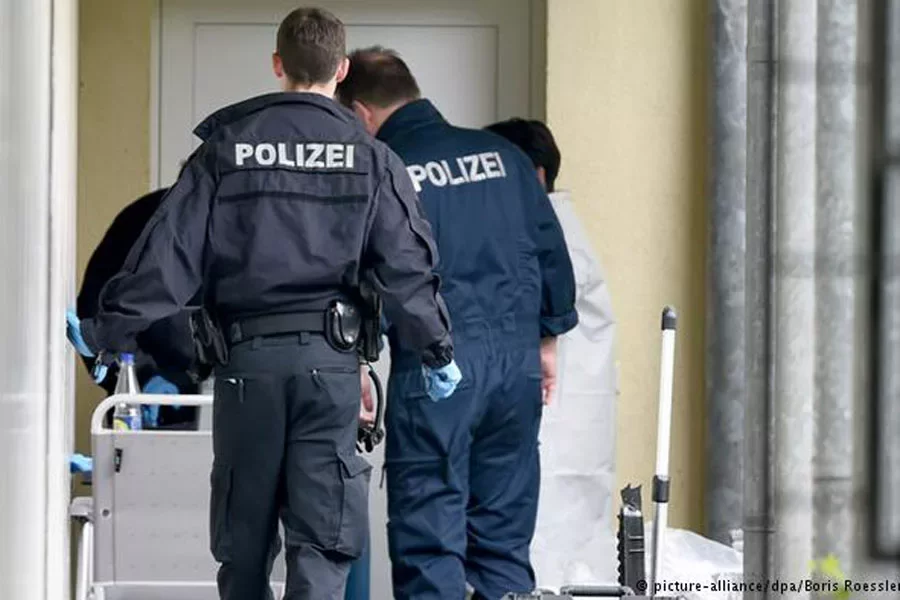 Обыск в квартире террористов. Фото www.dw.de