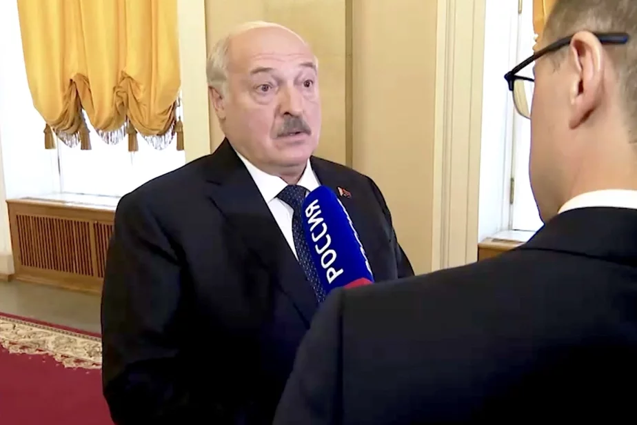 Александр Лукашенко ответил на слова экс-заместителя министра национальной обороны Польши генерала Вальдемара Скшипчака. Скриншот с видео