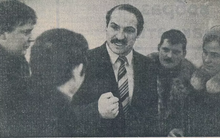 Александр Лукашенко на встрече с избирателями, 1989 год.