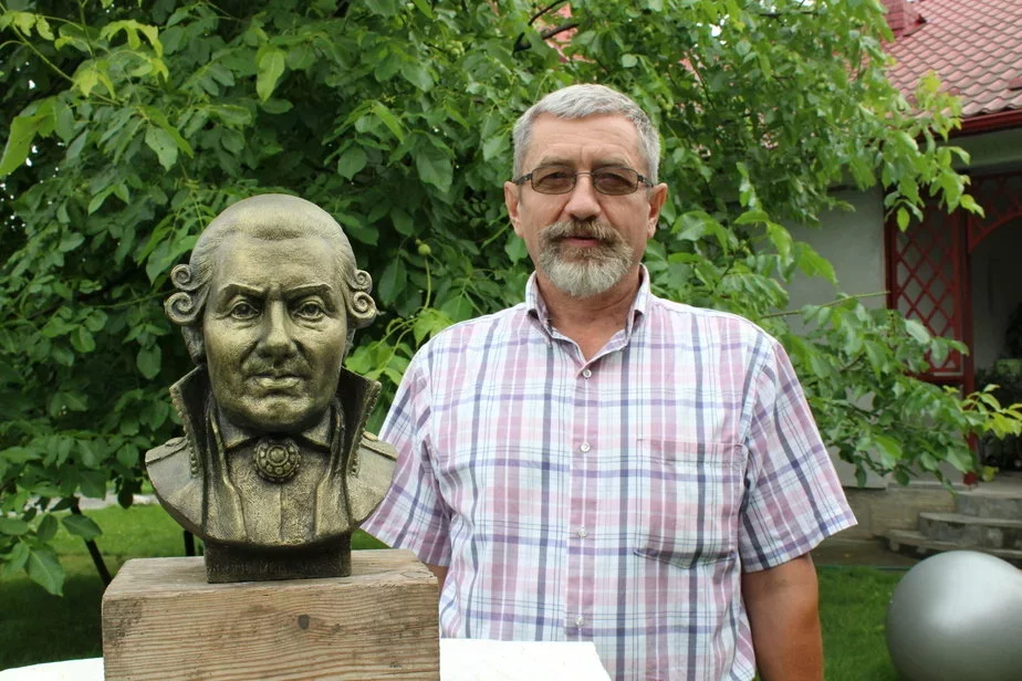 Леонид Богдан, который стал жертвой собственного внука, являлся известным скульптором.