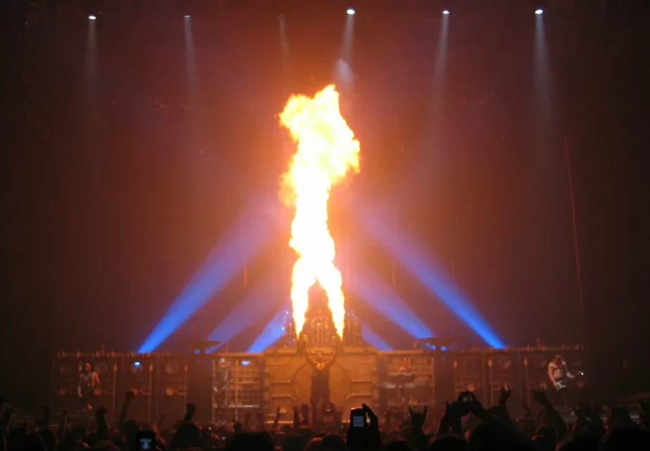 На концерте группы Rammstein. Фото из Википедии.