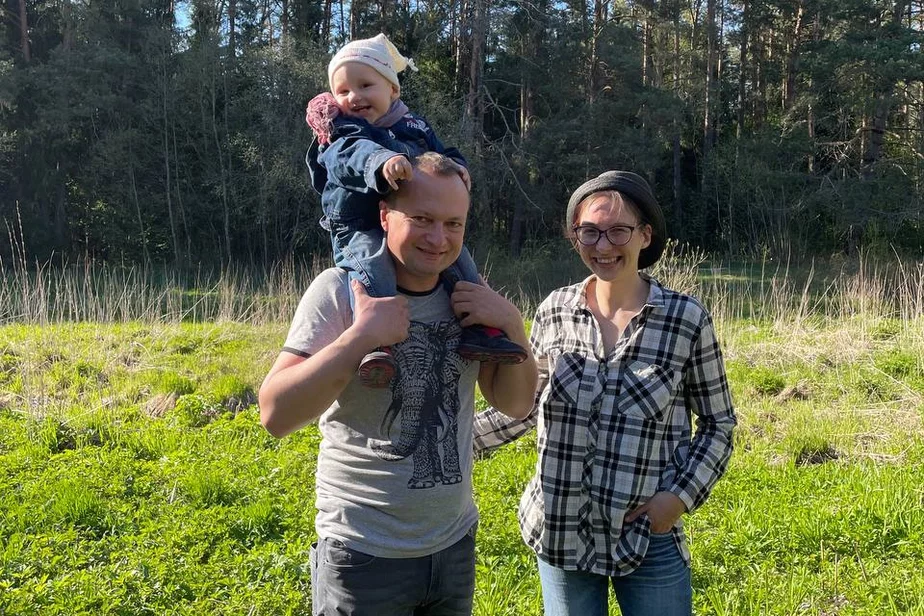 Андрэй Скурко з жонкай і сынам. 2021 год.