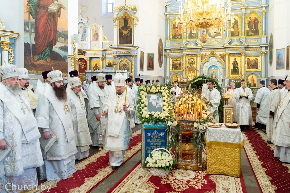 Епископы БПЦ во время службы в Жировичском монастыре 12 января 2022 года.