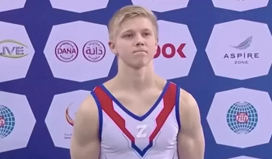Российский гимнаст Иван Гуляк вышел на награждение с буквой Z на груди