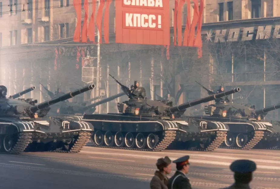 Военный парад, посвященный 66-й годовщине Октябрьской революции, Москва, 1983 г. Фото: Thomas Hedden