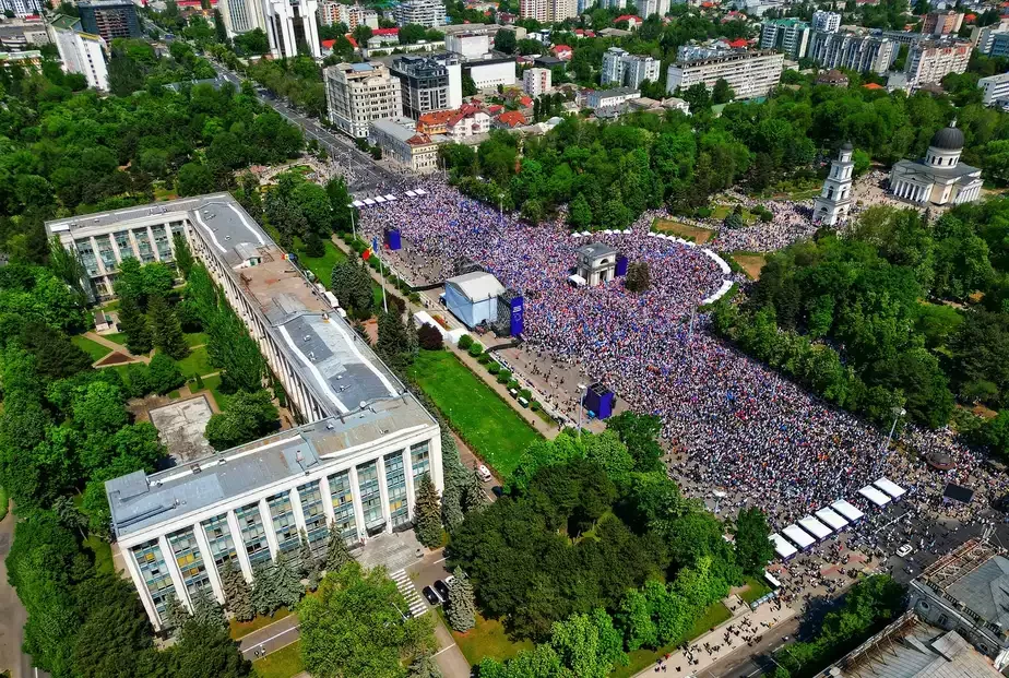 У Вялікім еўрапейскім сходзе, які праходзіў сёння ў цэнтры Кішынёва, прынялі ўдзел ад 75 да 80 тысяч чалавек. Фота: NewsMaker