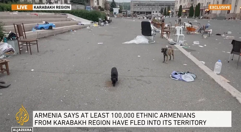 Пустая центральная площадь в Степанакерте 2 октября. Скриншот видео Al Jazeera