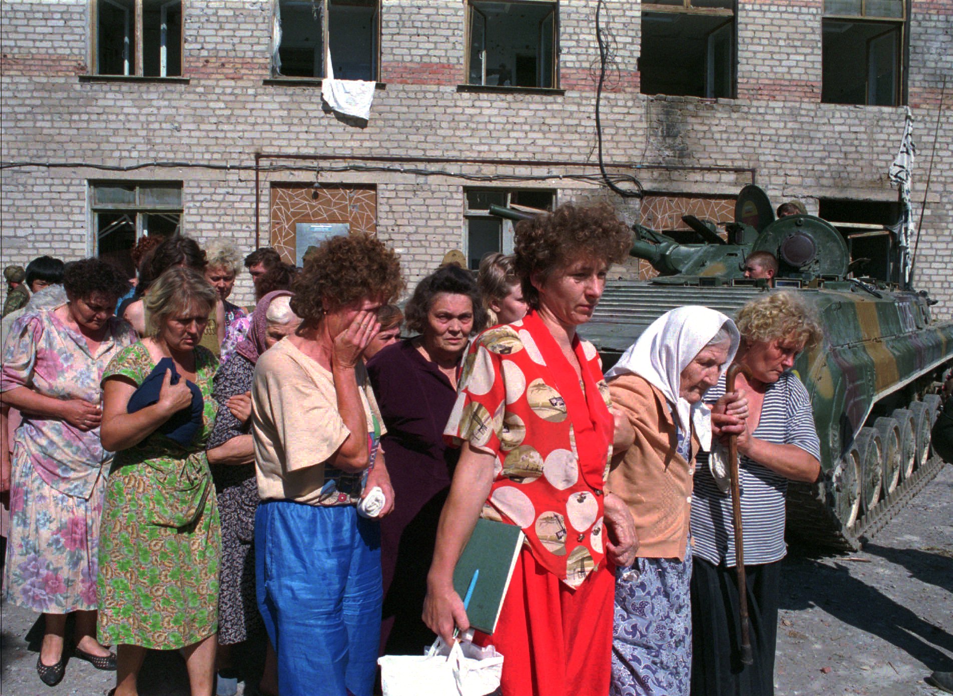 Захват роддома. Буденновск 14 июня 1995 года. Заложники в Буденновске 1995.